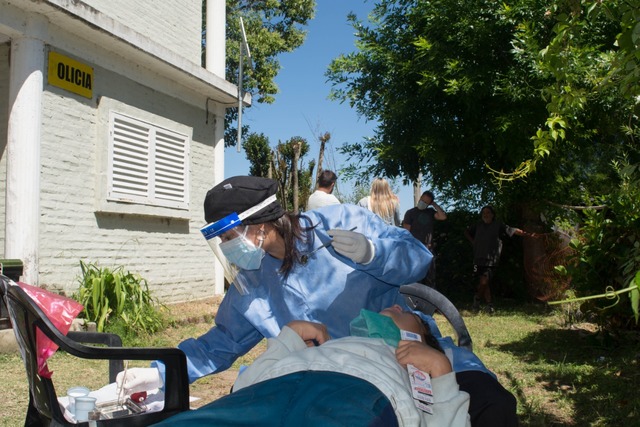 Acciones Solidarias en los Barrios más populares FOLP-UNLP Acciones Solidarias en los Barrios más populares FOLP-UNLP