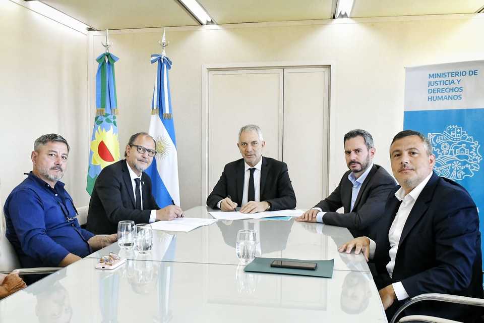 Convenio de cooperación con el Ministro de Justicia de la Provincia de Buenos Aires