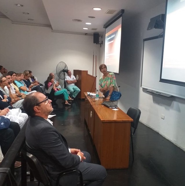 González Ayala y una charla sobre el Coronavirus