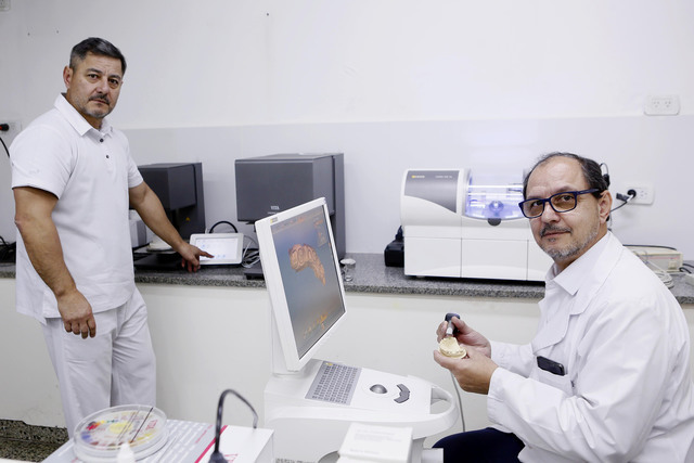 Nuestro Hospital Odontológico Universitario realiza coronas dentales en menos de una hora!! Nuestro Hospital Odontológico Universitario realiza coronas dentales en menos de una hora!!