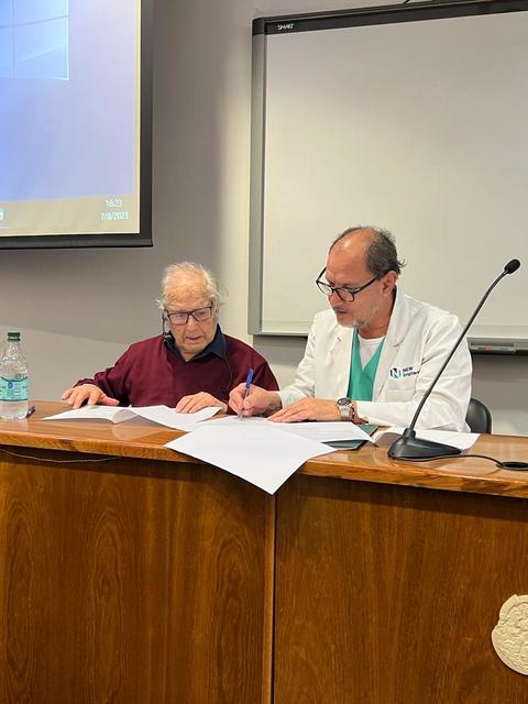 🕊️Visita del Premio Nobel de la Paz: Adolfo Pérez Esquivel a la Facultad de Odontología de la UNLP🕊️