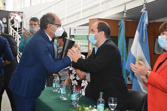 El Decano de la Facultad de Odontología de la UNLP presidirá la AFORA El Decano de la Facultad de Odontología de la UNLP presidirá la AFORA
