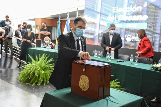 Gabriel Lazo fue reelecto por unanimidad como Decano de la Facultad de Odontología de la UNLP