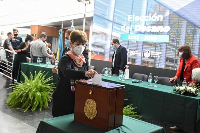 El Decano de la Facultad de Odontología de la UNLP presidirá la AFORA El Decano de la Facultad de Odontología de la UNLP presidirá la AFORA