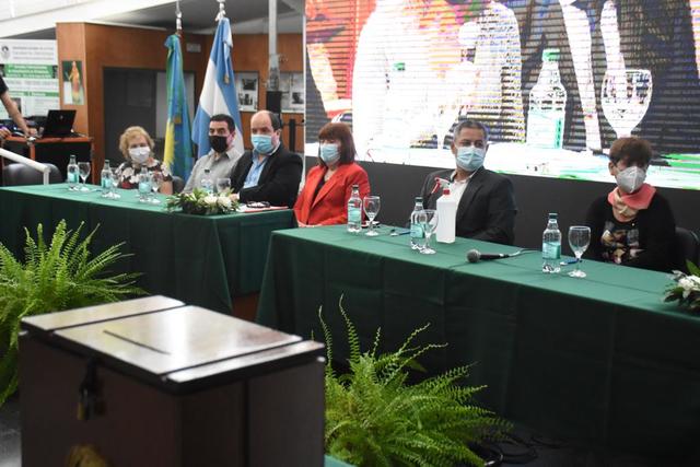 El Decano de la Facultad de Odontología de la UNLP presidirá la AFORA El Decano de la Facultad de Odontología de la UNLP presidirá la AFORA