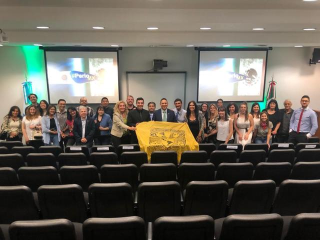 Gran éxito en la disertación del Dr. Carlos Alberto Monteagudo Arrieta de México Gran éxito en la disertación del Dr. Carlos Alberto Monteagudo Arrieta de México
