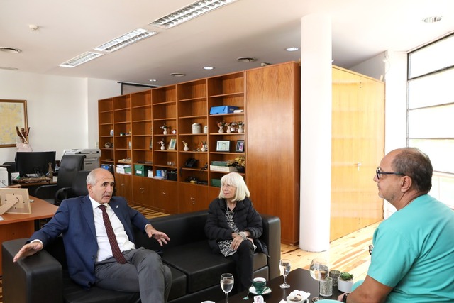 El presidente de la UNLP, Martín López Armengol, visitó la Facultad de Odontología
